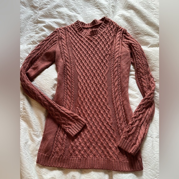 Like new pastel rose knit sweater - Picture 1 of 6